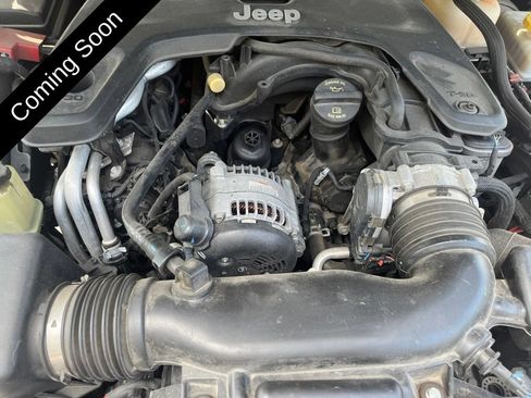 Used 2018 Jeep Wrangler Unlimited Sahara AWD/4WD image 29