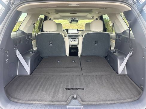 Used 2024 Hyundai Palisade Limited FWD image 17