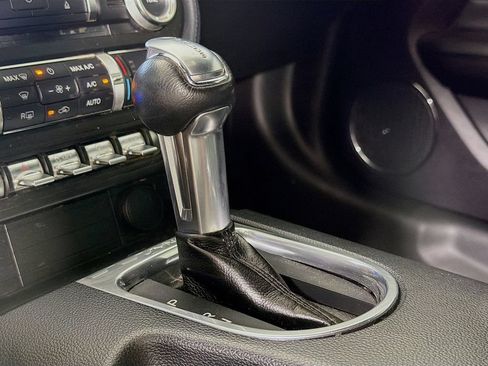Used 2018 Ford Mustang GT Premium RWD image 19
