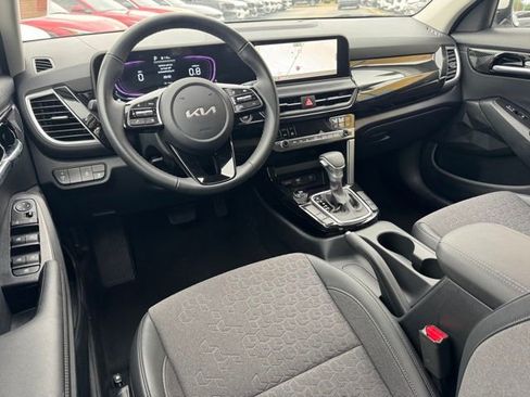 Certified 2025 Kia Seltos S FWD image 13