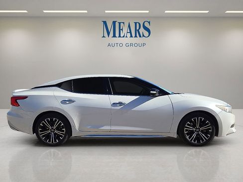 Used 2016 Nissan Maxima Platinum w/ Interior Lighting Package image 6