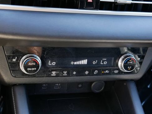 Used 2024 Mitsubishi Outlander SE AWD/4WD image 23