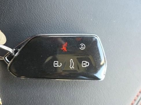 Used 2025 Volkswagen Atlas Peak Edition SE AWD/4WD image 14