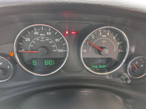 Used 2014 Jeep Wrangler Sahara AWD/4WD image 22