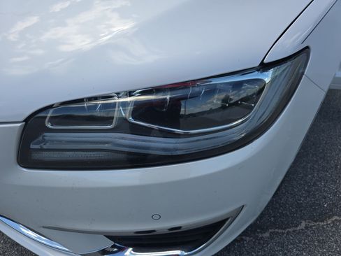 Used 2019 Lincoln MKZ Reserve w/ Luxury Package AWD/4WD image 31