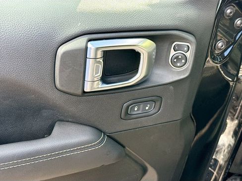 Used 2023 Jeep Wrangler Unlimited Sahara w/ Cold Weather Group AWD/4WD image 19