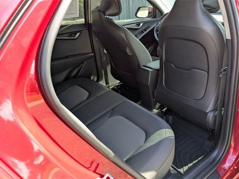 Used 2024 Kia Niro LX image 36