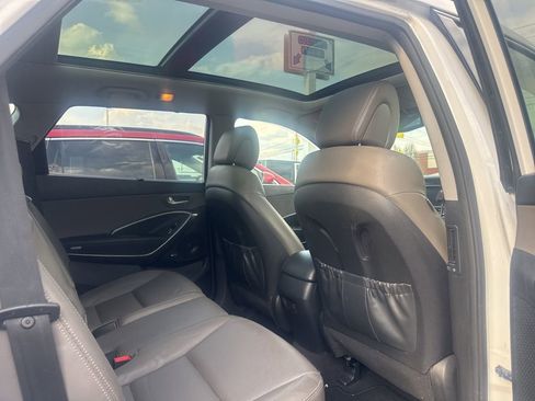 Used 2017 Hyundai Santa Fe SE image 15