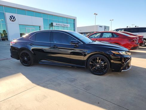 Used 2022 Toyota Camry XSE image 8