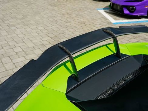 Used 2021 Lamborghini Huracan EVO RWD image 47