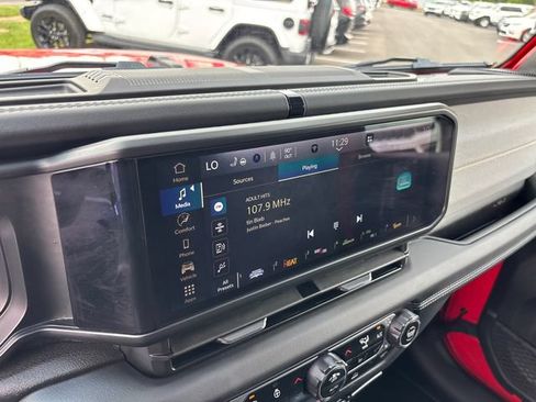 Used 2025 Jeep Wrangler Unlimited Sahara AWD/4WD image 20