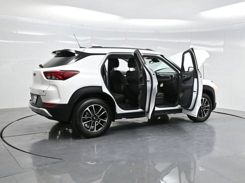 New 2025 Chevrolet TrailBlazer LT w/ Convenience Package FWD image 4