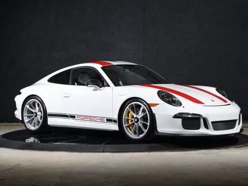Used 2016 Porsche 911 R RWD image 2