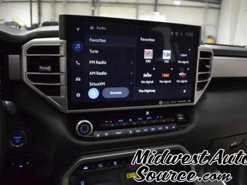 Used 2024 Toyota Tundra Limited image 21