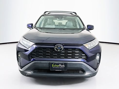 Used 2021 Toyota RAV4 XLE Premium image 2