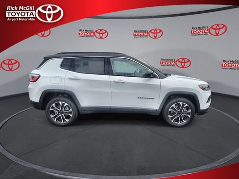 Used 2023 Jeep Compass Limited AWD/4WD image 9