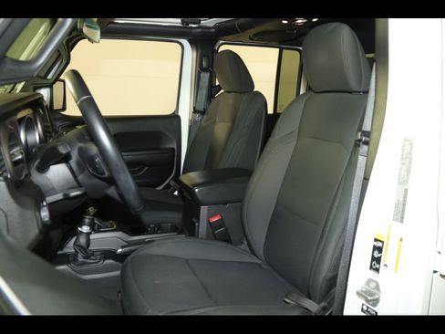Used 2021 Jeep Gladiator Sport image 22