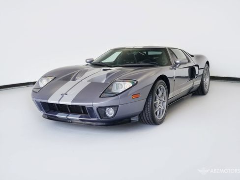 Used 2006 Ford GT RWD image 2