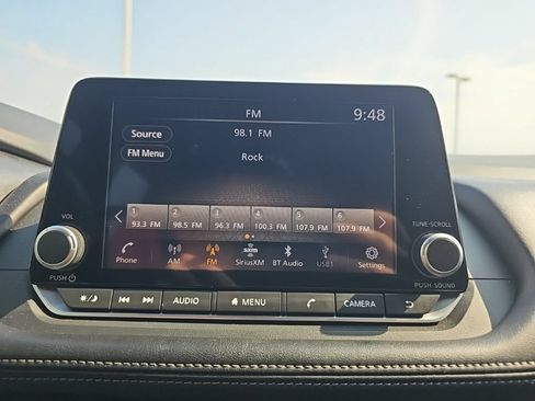 Used 2024 Nissan Rogue S FWD image 34