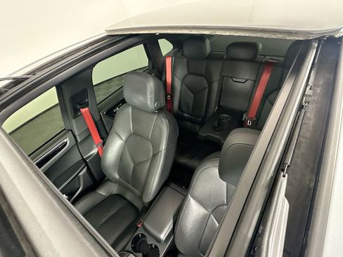 Used 2019 Porsche Macan S image 22