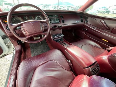 Used 1995 Buick Riviera Supercharged Coupe FWD image 10