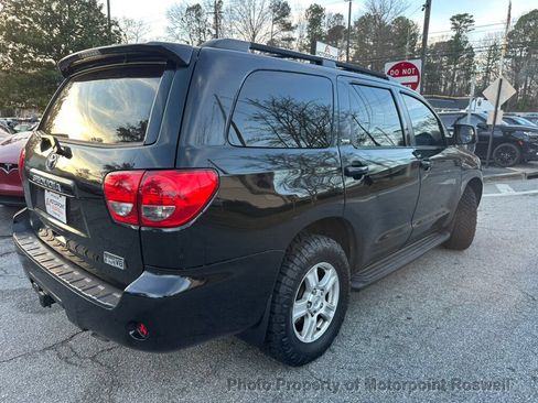 Used 2017 Toyota Sequoia SR5 RWD image 5
