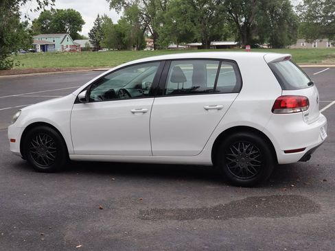 Used 2013 Volkswagen Golf 4-Door FWD image 8