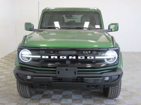 Used 2025 Ford Bronco Outer Banks AWD/4WD image 2