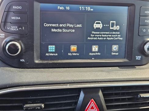 Used 2019 Hyundai Santa Fe SE w/ Cargo Package image 13