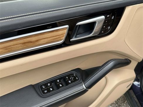 Used 2019 Porsche Cayenne E-Hybrid image 20