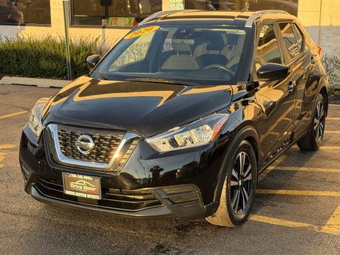 Used 2020 Nissan Kicks SV image 3