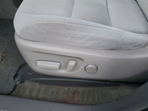 Used 2016 Toyota Sienna LE image 16