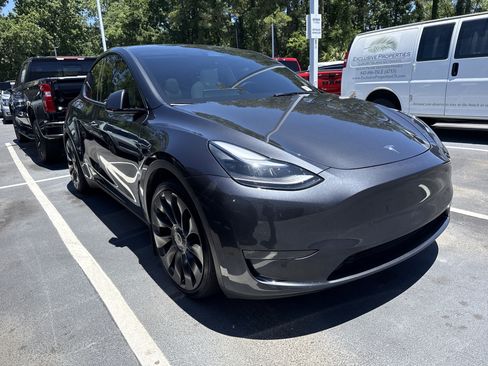 Used 2025 Tesla Model Y Performance AWD/4WD image 2