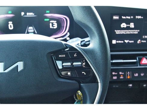 Used 2023 Kia Niro LX FWD image 17