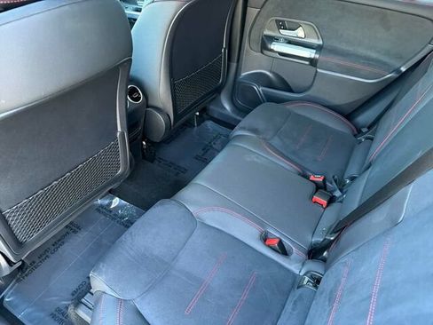 Used 2023 Mercedes-Benz GLB 250 image 15