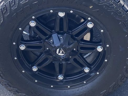 Used 2017 Toyota Tundra SR5 AWD/4WD image 8
