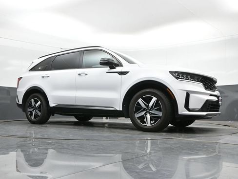 Used 2022 Kia Sorento S FWD image 44