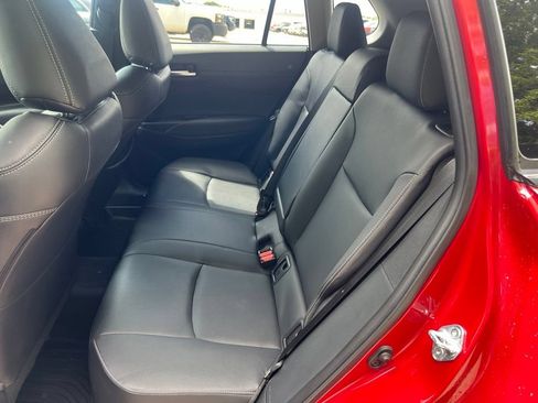Used 2023 Toyota Corolla Cross XLE AWD/4WD image 32