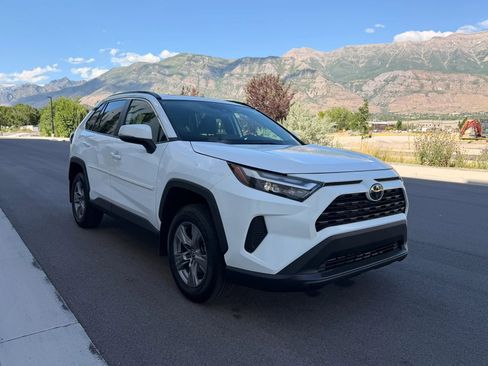 Used 2024 Toyota RAV4 XLE w/ Convenience Package AWD/4WD image 12