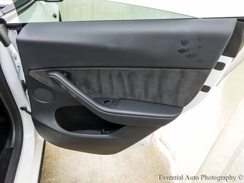 Used 2023 Tesla Model Y Long Range AWD/4WD image 26