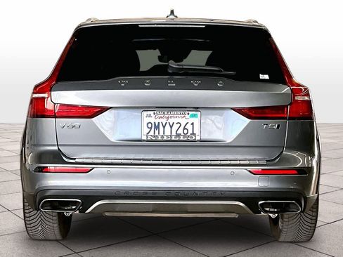 Used 2020 Volvo V60 T5 Cross Country w/ Cross Country Pro Package image 7