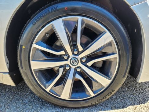 Certified 2019 Nissan Maxima 3.5 SV w/ Floor Mat Group FWD image 20