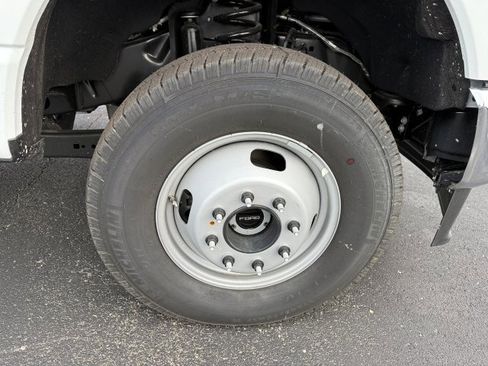 New 2025 Ford F350 XL w/ XL Chrome Package image 12
