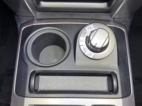 Used 2019 Toyota 4Runner SR5 AWD/4WD image 32
