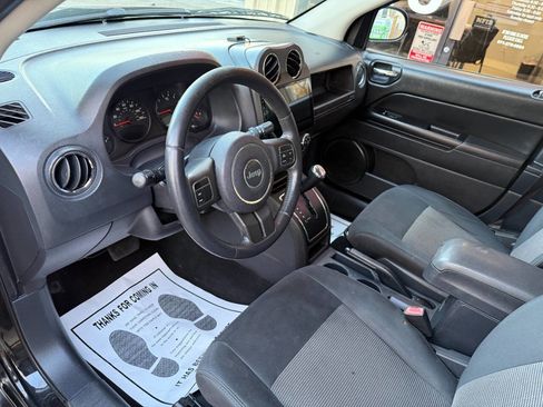 Used 2012 Jeep Compass Latitude w/ Sun/Sound Group image 12