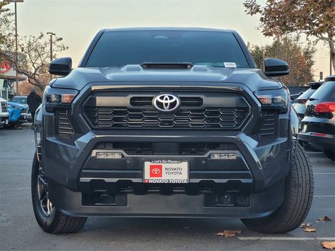 Used 2024 Toyota Tacoma TRD Sport image 2