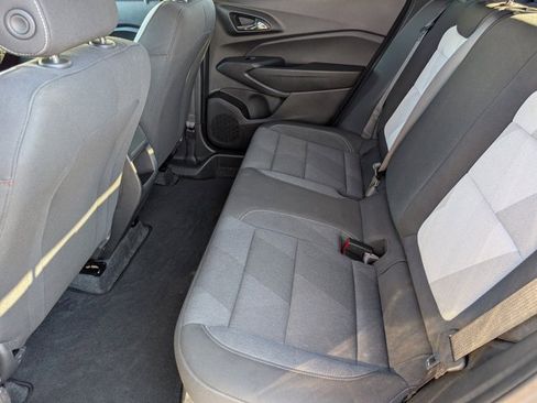 Used 2025 Chevrolet Trax RS w/ Sunroof Package image 25