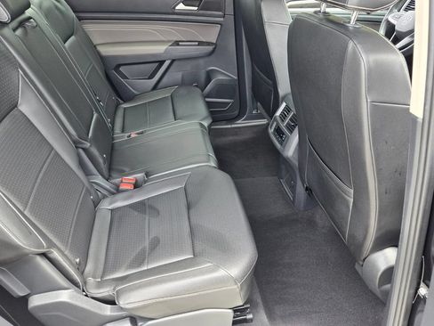 Certified 2023 Volkswagen Atlas SE FWD image 18