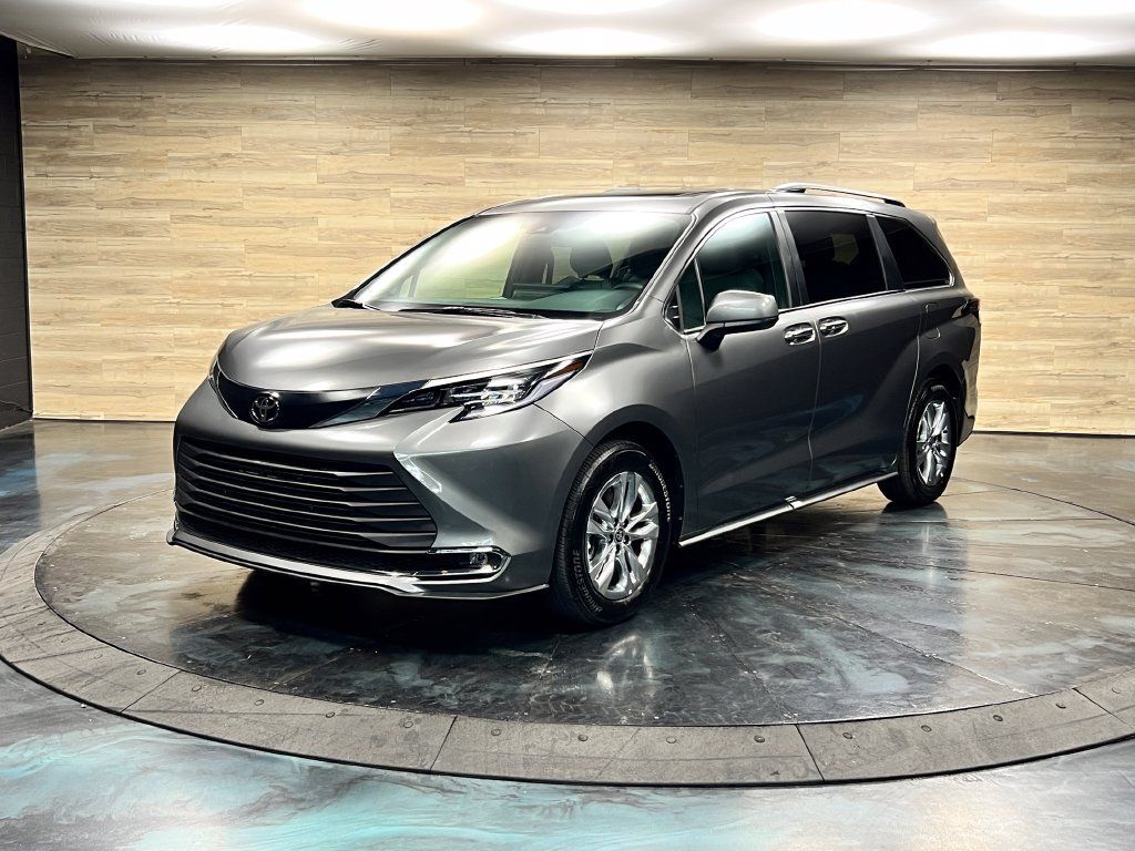Used 2026 Toyota Sienna XLE AWD/4WD image 10