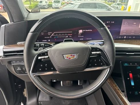 Used 2025 Cadillac Escalade Sport Platinum w/ LPO, Floor Liner Package AWD/4WD image 16